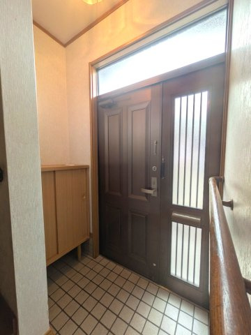 御影中町2丁目戸建ての玄関