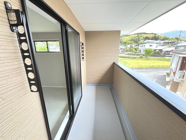 【バルコニー】 | 糟屋郡宇美町障子岳2丁目2期　1号棟（全3棟）【仲介手数料無料・0円】 | 現地写真。インナーバルコニーです。