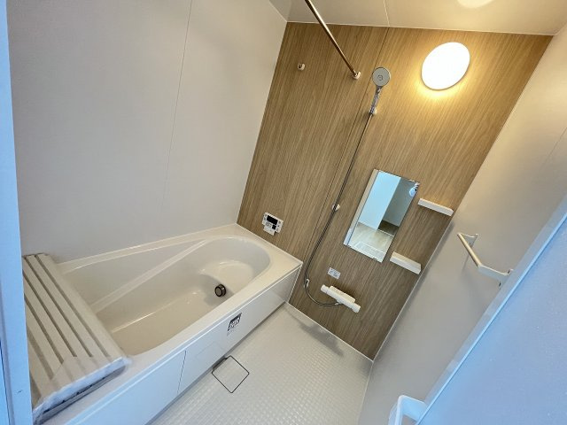 【浴室】 | 糟屋郡宇美町障子岳2丁目2期　2号棟（全3棟）【仲介手数料無料・0円】 | 現地写真。浴室です。