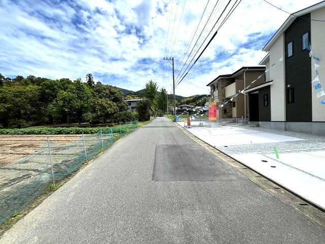 【その他】 | 糟屋郡宇美町障子岳2丁目2期　2号棟（全3棟）【仲介手数料無料・0円】 | 現地写真。前面道路です。