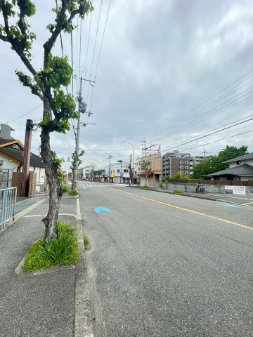 アルフォルスエムの周辺