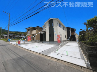 【外観】 | 現地写真。同じ物件を見るなら、プラス不動産販売にお任せ下さい。