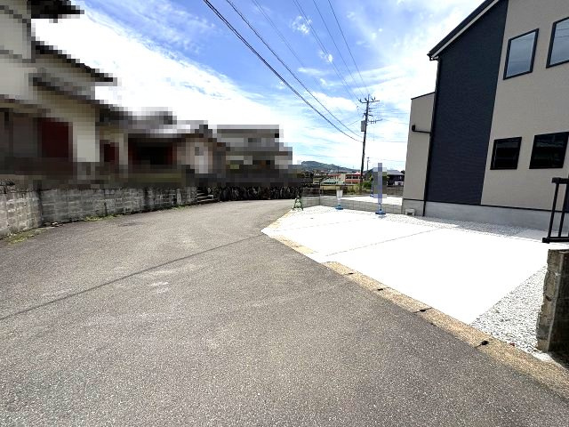 【その他】 | 糟屋郡宇美町宇美東2丁目7期　1号棟（全1棟）【仲介手数料無料・0円】 | 現地写真。前面道路です。