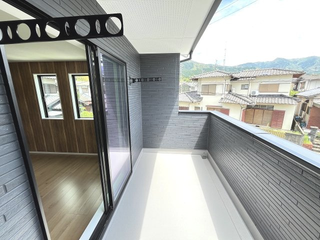 【バルコニー】 | 糟屋郡宇美町宇美東2丁目7期　1号棟（全1棟）【仲介手数料無料・0円】 | 現地写真。インナーバルコニーです。