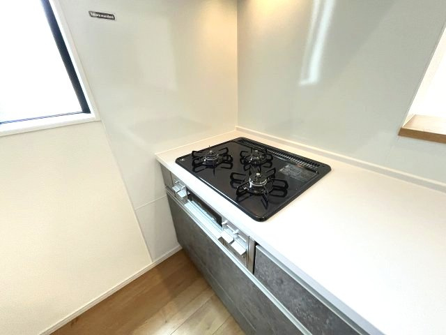 【キッチン】 | 糟屋郡宇美町宇美東2丁目7期　1号棟（全1棟）【仲介手数料無料・0円】 | 現地写真。