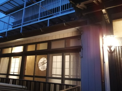 【外観】 | 【松戸市稔台8丁目】OC物件‼建物面積105.30㎡｜5DK | 格子戸のデザインが映える和の趣漂う外観