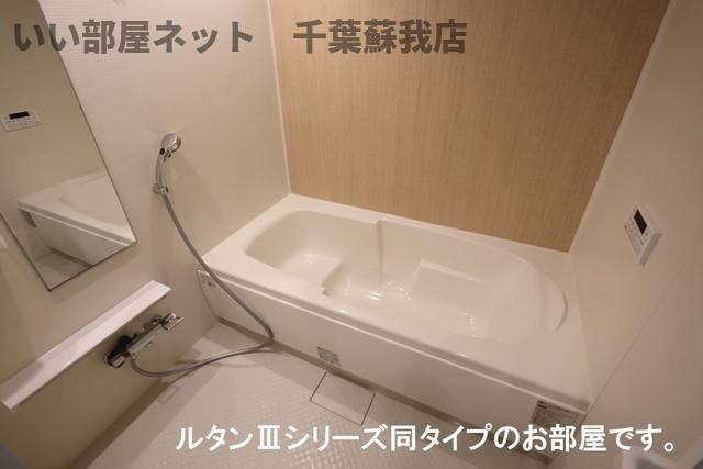 メゾン・ド・リュミエールⅢの浴室|ゆったり過ごせるお風呂です