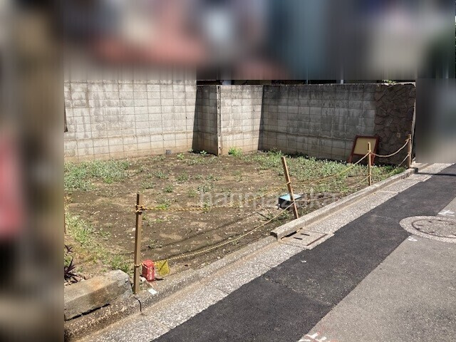文京区千駄木１丁目新築戸建の前面道路含む現地写真|南道路で明るい居室になります。