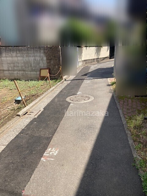 文京区千駄木１丁目新築戸建の前面道路含む現地写真|車通りが少ないエリア