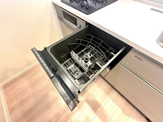 ジュウエル錦糸町のキッチン|食器洗乾燥機　食器洗いの時間を省けます。空いた時間はテレビでも見て少しゆっくりしてください。