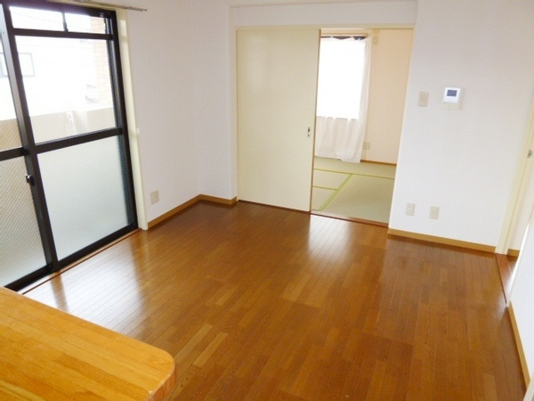床色が明るい色合いでとても綺麗です