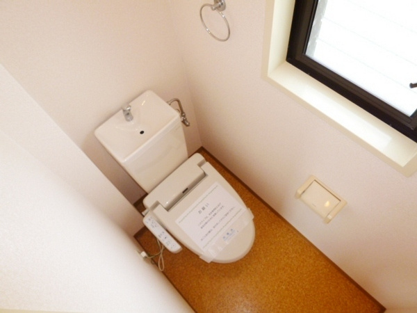 温水洗浄便座ついてます