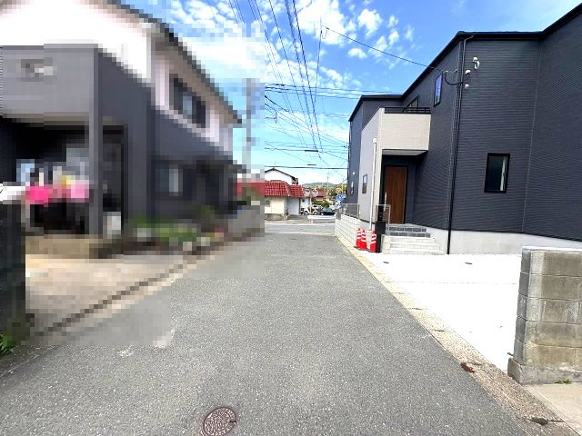 【その他】 | 糟屋郡宇美町宇美東1丁目3期　1号棟（全1棟）【仲介手数料無料・0円】 | 現地写真。前面道路です。