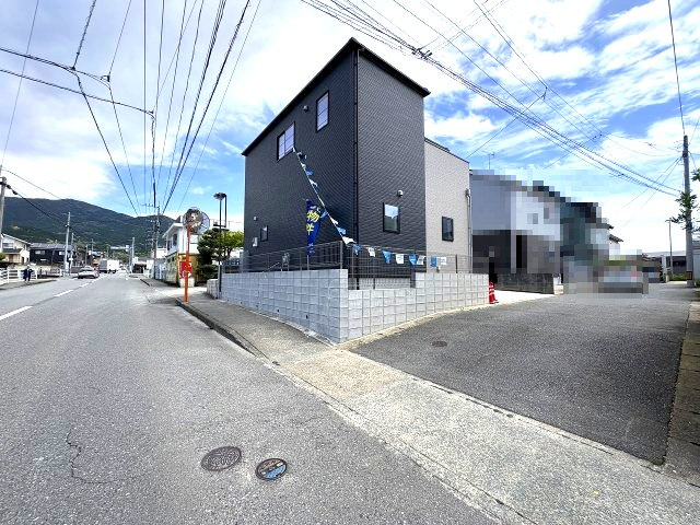 【その他】 | 糟屋郡宇美町宇美東1丁目3期　1号棟（全1棟）【仲介手数料無料・0円】 | 現地写真。前面道路です。