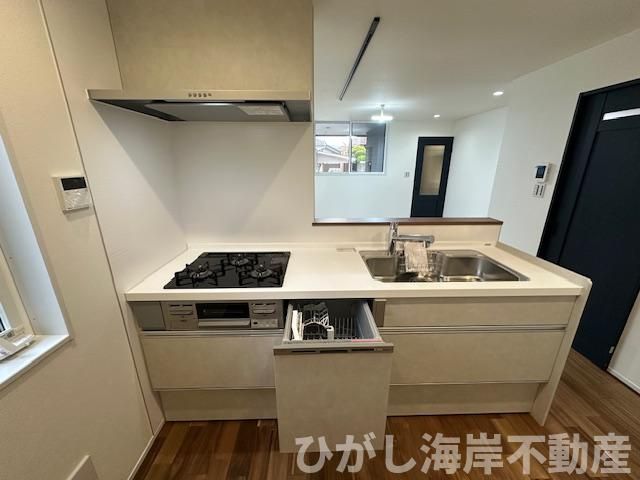 平塚市花水台　新築戸建のキッチン|食洗機付きシステムキッチン