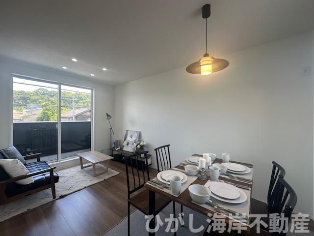 鎌倉市材木座3丁目　新築戸建　全２棟の居間・リビング|13帖　LDK