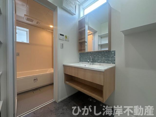 鎌倉市材木座3丁目　新築戸建　全２棟の脱衣所|脱衣スペース