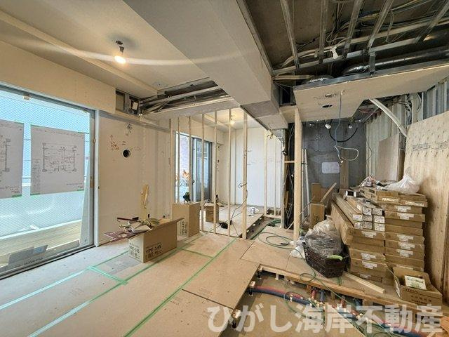 ヒューニティ茅ヶ崎の居間・リビング|5月14日撮影　新規リフォーム中　13.2帖　LDK