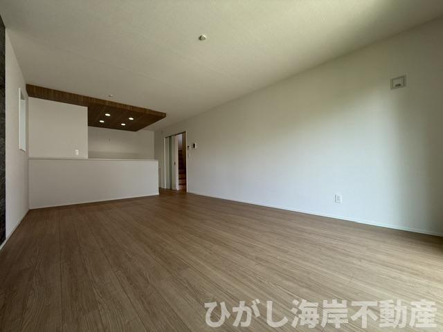 中郡大磯町国府本郷　新築戸建　の居間・リビング|18帖　LDK