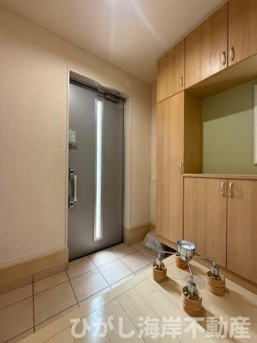 平塚市田村6丁目　中古戸建の玄関|新規リフォーム完了！　玄関