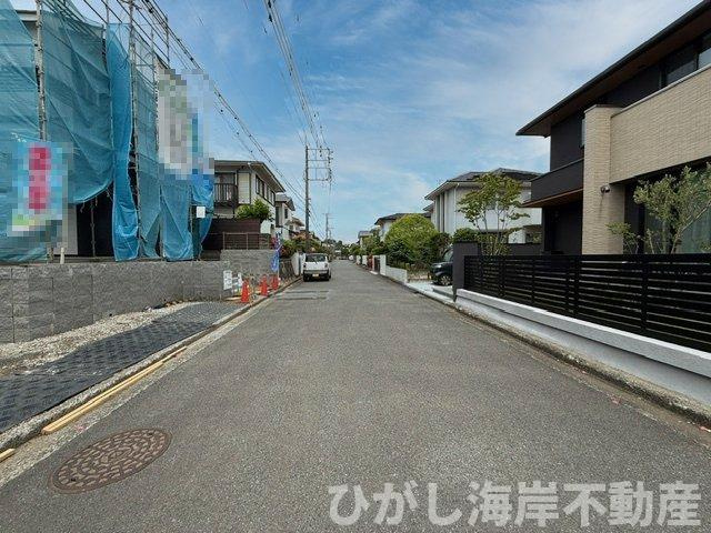 茅ケ崎市堤　新築戸建　の前面道路含む現地写真|5月23日撮影　建築中　現地外観