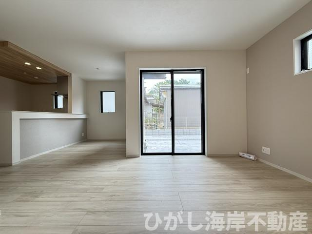 茅ヶ崎市南湖4丁目　新築戸建　全２棟の外観|4月24日撮影　建築中　現地外観