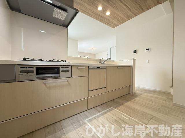 茅ヶ崎市南湖4丁目　新築戸建　全２棟の外観|4月24日撮影　建築中　現地外観