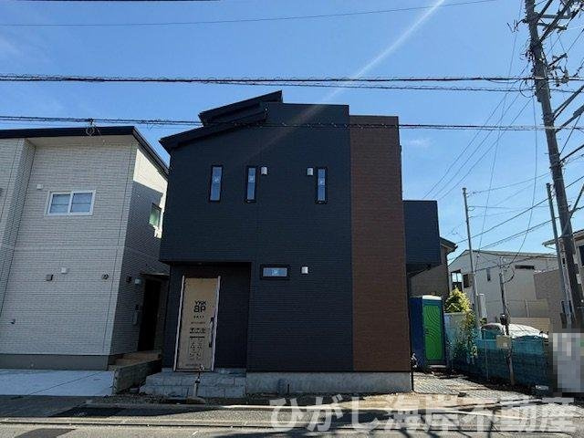 茅ケ崎市矢畑　新築戸建の外観|5月2日撮影　外構工事中　現地外観