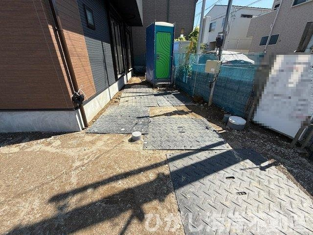 茅ケ崎市矢畑　新築戸建の駐車場|5月2日撮影　外構工事中　駐車スペース