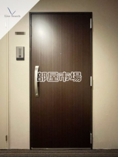 リテラス上野入谷の玄関