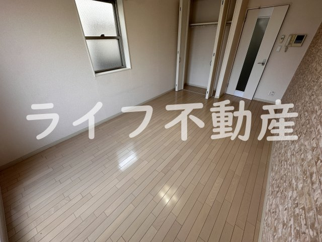 INOVE若江北の内装|明るい室内です