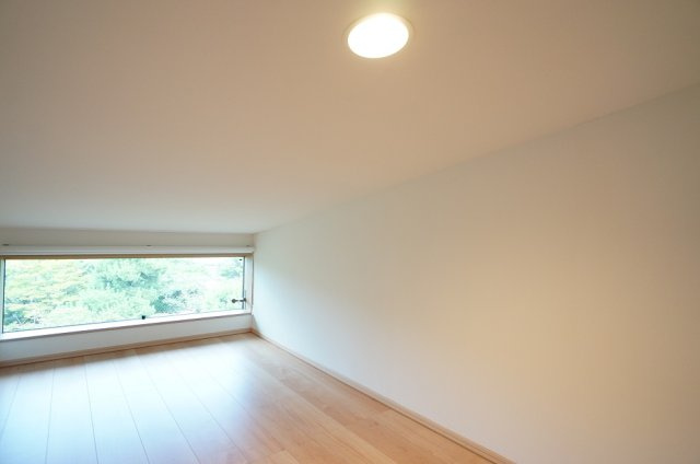 CASA南浜の寝室|ロフト部分も明かりがとれます