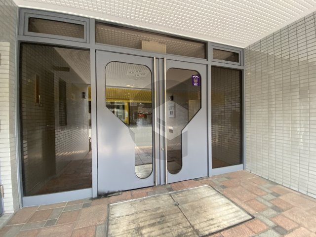 エトワールハイム川本のエントランス