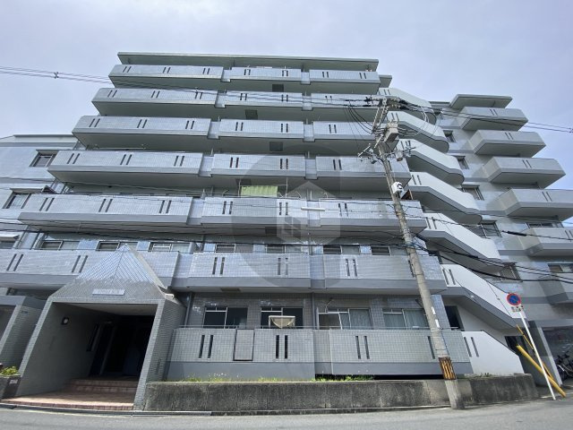 エトワールハイム川本の外観