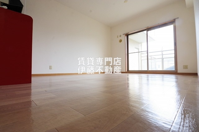 サンプロスミタニの居間・リビング