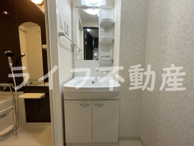Luxe布施駅前の独立洗面台|独立洗面台あり、毎朝おしゃれに忙しい女性の方におすすめです