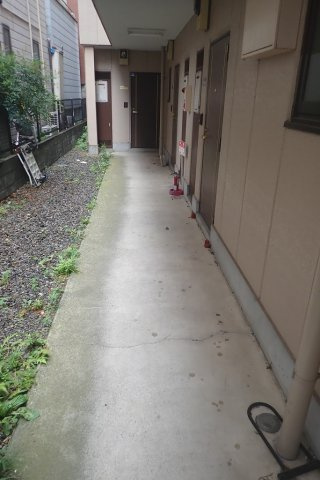 MAN巣鴨のエントランス