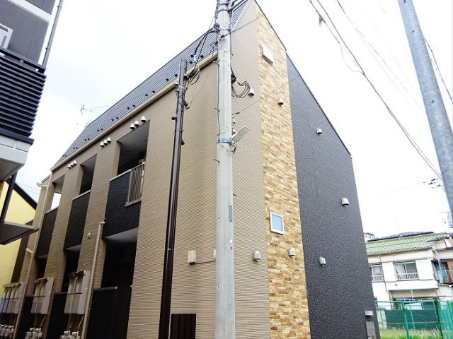 カシミール学芸大前の外観