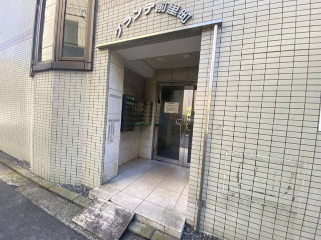 グランデ前里町のエントランス