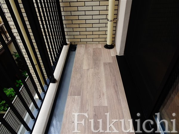 COMPOSITE目黒学芸大学THE PARKのバルコニー