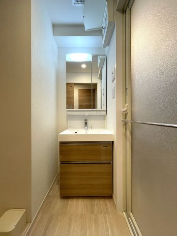 サンクス博多駅南の洗面所|シンプルで使いやすい洗面台です！