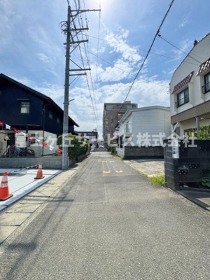 【前面道路含む現地写真】 | 静岡市駿河区曲金5丁目 2期 新築一戸建て | 前面道路含む現地写真です
