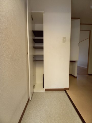 【玄関】 | 第三浅賀荘 | シューズボックス付き