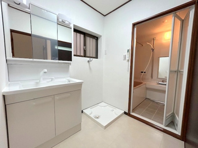 【独立洗面台】 | 出屋敷元町２丁目 戸建