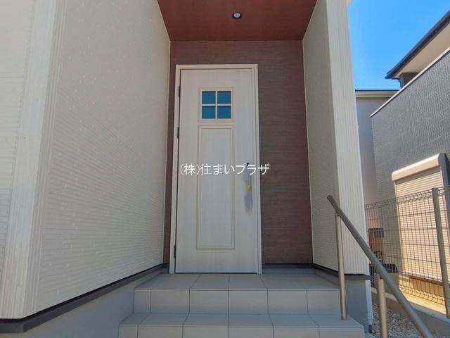 仲介手数料無料）高浜市呉竹町第３・４号棟の玄関|収納もある玄関です