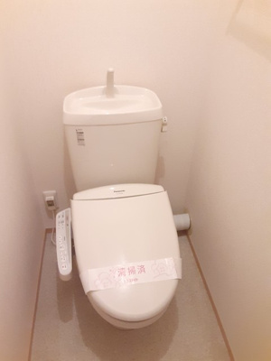 トイレは勿論独立設計・温水洗浄便座付
