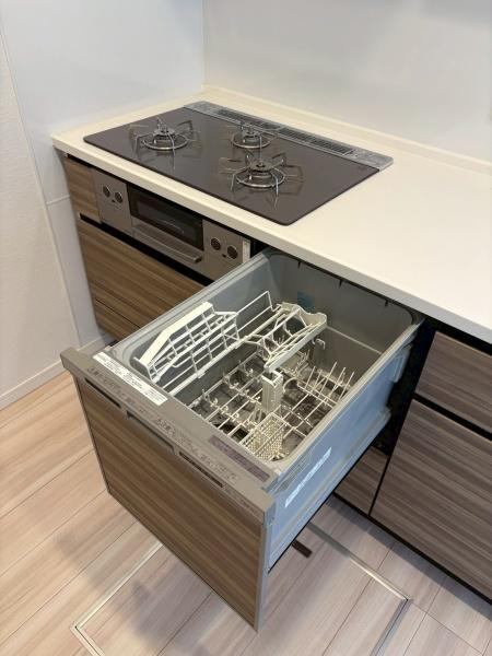 エクセレントシティ西千葉2のキッチン|食洗器付きのシステムキッチンです。日々の生活を全力サポートしてくれます。