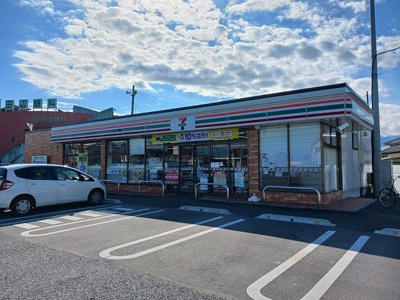 【周辺】 | ラペ・ドヌール | セブンイレブン甲斐西八幡店まで400m