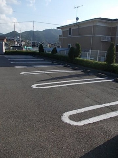 【駐車場】 | ハイファイン藤