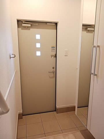 光テラス　Ⅱの玄関